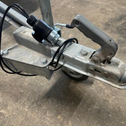 Unbraked axle