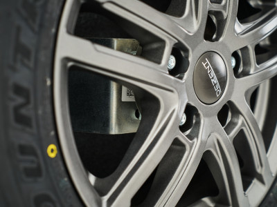 15" alloy wheels